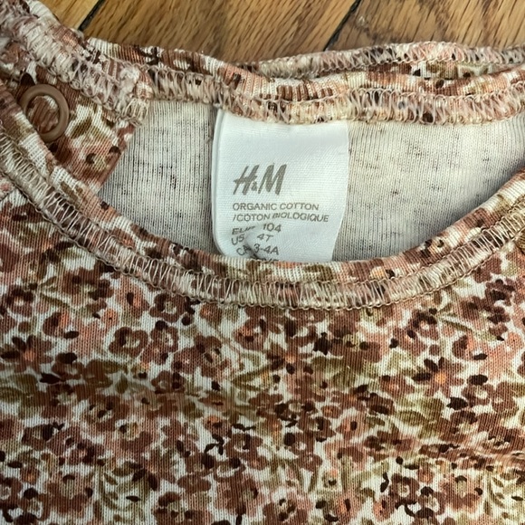 H&M Bundle Set - Picture 2 of 7